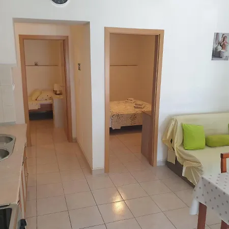 Dubravka アパート *