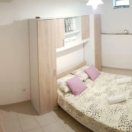 Dubravka アパート