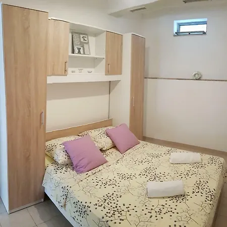 アパート Dubravka